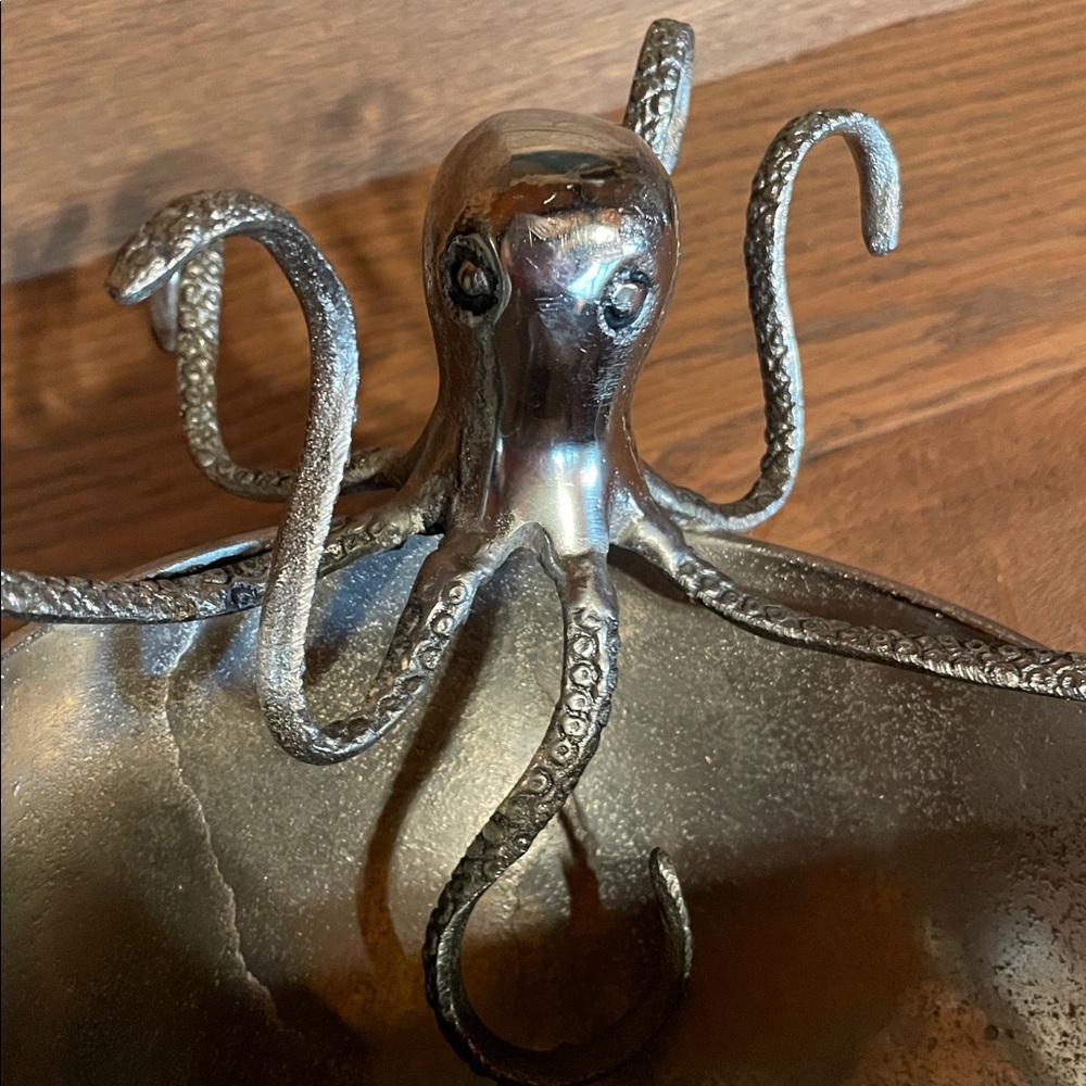MUD PIE OCTOPUS SERVING BOWL🐙 - Picture 7 of 10